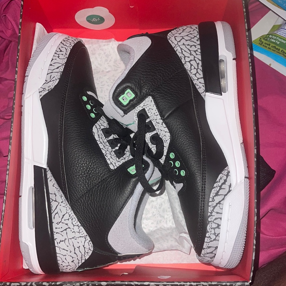 Air Jordan 3 Retro GS size 7Y